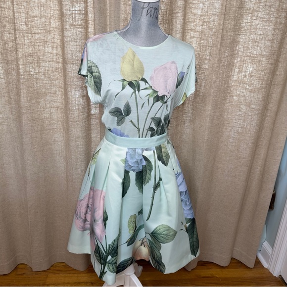 Ted Baker Floral Tee + Skirt Set, tee sz. 1, small skirt sz. 2, medium - Picture 14 of 14
